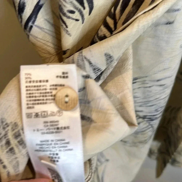 TOMMY BAHAMA PALM PRINT CAMP SHIRT XXL WOODEN BUTTONS 70% silk 30% coolmax poly - Picture 8 of 9